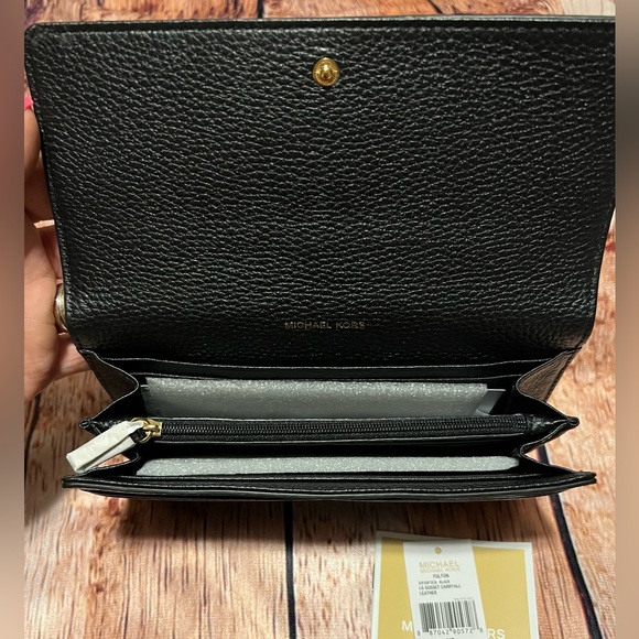 Michael Kors Evie Purse w/Michael Kors Fulton Wallet-Set - Picture 11 of 11